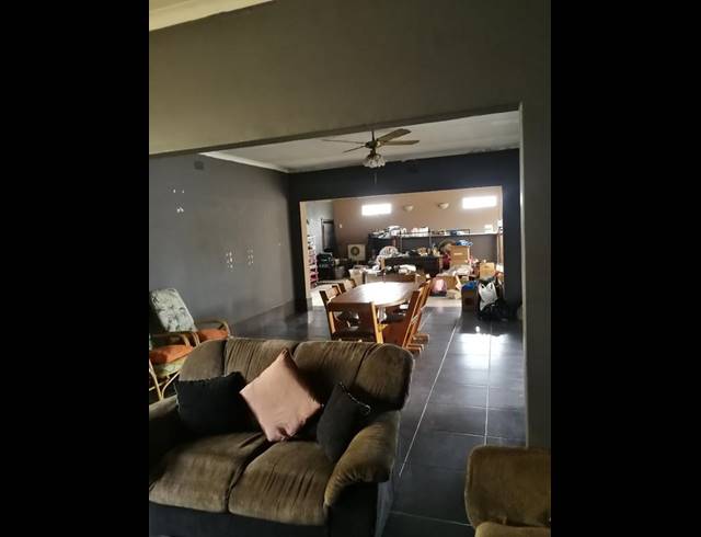 3 BEDROOM HOUSE FOR SALE IN VANDERBIJLPARK SE 2